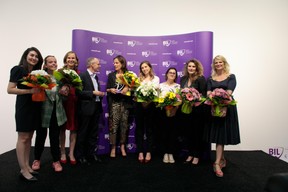Aida Nazarikhorram (LuxAI), Ilana Devillers (Food4All), Karin Scholtes (Bil), Luc Frieden (président du conseil d’administration de la Bil), Stéphanie Jauquet (Cocottes), Elfy Pins (Supermiro), Karine Vallière (Jumpbox), Alexandra Fernández Ramos (Travelsify) et Genna Elwin (Tadaweb). ((Photo: Matic Zorman))