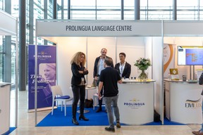 À gauche, Naouelle Tir (Prolingua) ((Photo: Romain Gamba))