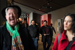Adolf El Assal, Nilton Martins au centre ((Photo: Nader Ghavami / Maison Moderne))