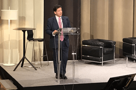 Nicolas Mackel a souligné «l’amazonisation» en cours des services financiers. De quoi pousser encore un peu plus les acteurs traditionnels à se réinventer. (Photo: Paperjam)