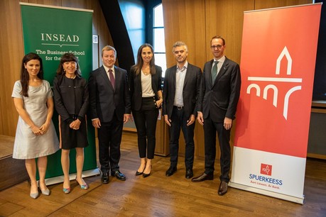 De gauche à droite: Lisa Burke (modératrice), Françoise Thoma (BCEE), le ministre Marc Hansen, Gwendoline Michaelis, Theos Evgeniou et Paul Schilling. (Photo: Insead)