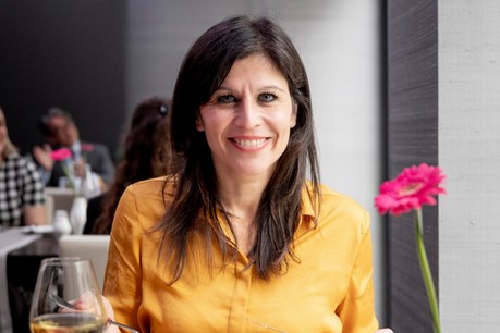 Après un début de carrière dans les médias, le fundraising s’est présenté comme une opportunité, avant de devenir un véritable métier-passion pour Carine Lilliu. (Photo: Patricia Pitsch/Maison Moderne)