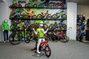 L’entreprise a choisi de travailler avec des vélos légers de la marque Frog, adaptés à la morphologie des enfants. ((Photo: Nader Ghavami))