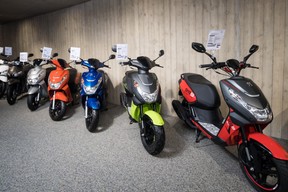Les scooters Peugeot sont commercialisés depuis 1958 par le groupe Kontz. ((Photo: Nader Ghavami))