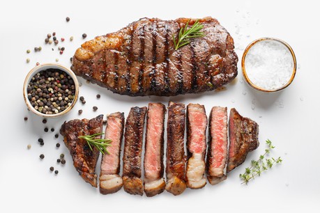 La viande grillée de Guy Kirsch se trouve naturellement au centre de la carte du Bestial. (Photo : Bestial)