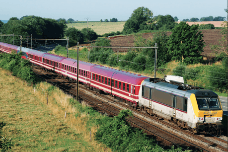 Le train synonyme de vacances à la côte belge devait rouler cet été, mais la succession de travaux côté belge et luxembourgeois a retardé le calendrier de son retour. (Photo: CFL)
