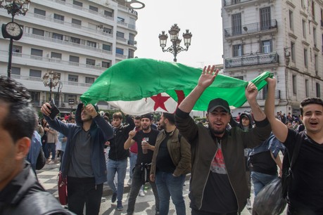 La jeunesse algérienne était descendue dans les rues depuis plusieurs jours pour manifester pacifiquement sa volonté de changement à la tête du pays. (Photo: Shutterstock)