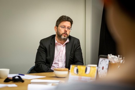 Nicolas Henckes: «Toute aide est la bienvenue. Nous sommes encore en train d’analyser, par rapport à tous nos secteurs, si cela couvre bien tous les besoins. Mais ce qui est certain, c’est que l’effort qui a été produit par le gouvernement sur ce programme de stabilisation va dans la bonne direction.» (Photo: Archives Maison Moderne)