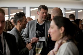 Bogdan Banice (Banice Architectes) au milieu ((Photo: Jan Hanrion / Maison Moderne))