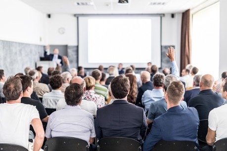 Entreprises et asbl doivent trouver des solutions aux assemblées générales rassemblant leurs actionnaires ou membres une fois par an. (Photo: Shutterstock)