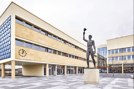 Durant deux semaines, plus aucun cours ne sera donné à l’Athénée, comme dans les autres écoles du pays. (Photo: André Lejona/Archives Maison Moderne)