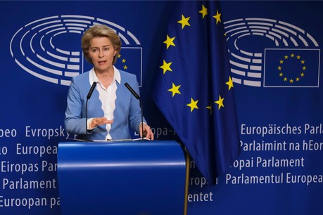 La pandémie provoquera un «choc majeur» mais temporaire sur l’économie selon Ursula von der Leyen, qu’il convient d’amortir avec un large soutien aux entreprises comme au secteur de la santé. (Photo : Shutterstock)