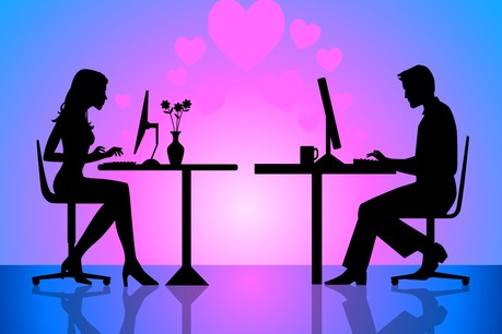 Jamais la distance n’aura autant permis de rapprocher les gens, tandis que ceux qui sont proches rêvent parfois de prendre le large. (Photo: Shutterstock)