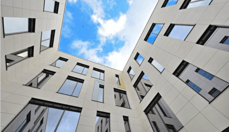 Edmond de Rothschild louera 10.000m2 au Dyapason. (Photo: Foyer /archives)