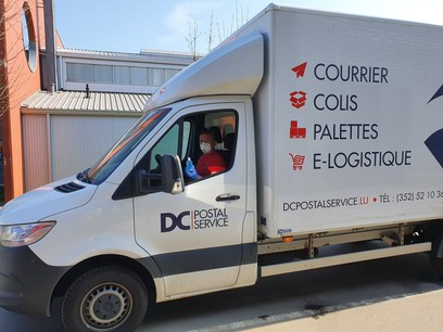 DC Postal Service connaît une baisse de 55% de son activité à cause du Covid-19, mais continue d’assurer les livraisons essentielles. (Photo: DC Postal Service)