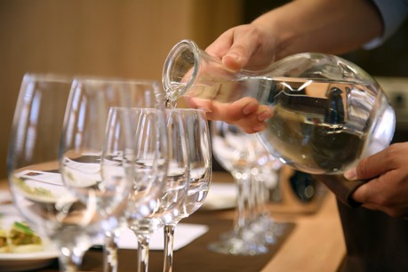 Succès: La pétition n° 1319, portant sur l’accès à l’eau en carafe dans les restaurants, a rassemblé 5.222 signatures en un peu plus d’un mois. (Photo: Shutterstock)