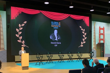 Le head of investment du FEI, David Dana, présentait l’état des lieux du secteur du venture capital lors de du Global Ventures Summit, mercredi et jeudi à la Maison du savoir à Belval. (Photo: Paperjam)
