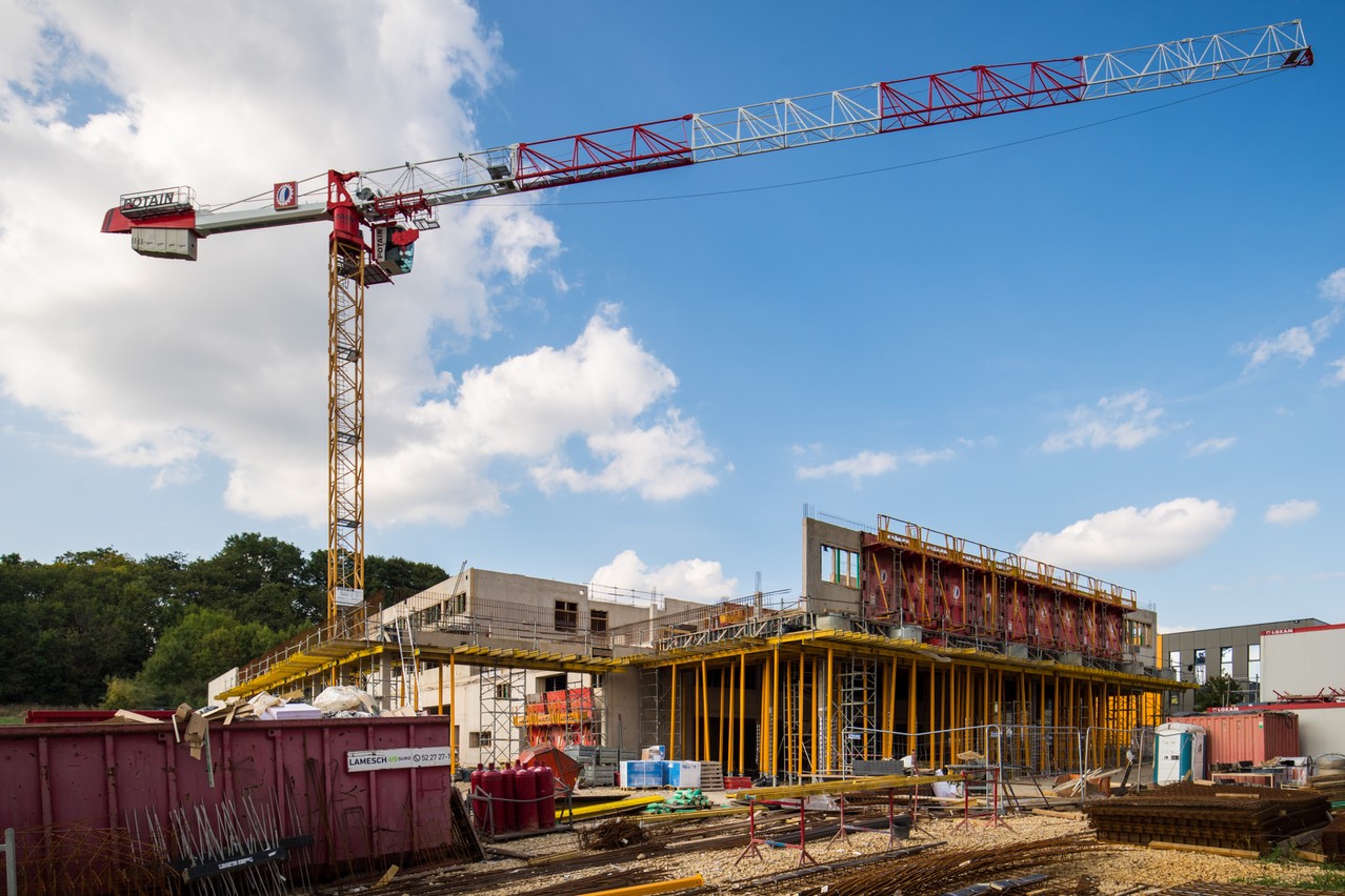 Le nouveau siège de 4.000 m2 (ici à l'été dernier) sera inauguré d’ici mai 2020 à Fentange. (Photo: Nader Ghavami / Archives)