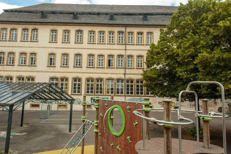 Les écoles étant fermées jusqu’au 19 avril inclus, une «helpline» a été mise en place. (Photo: Matic Zorman)