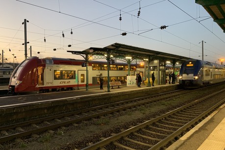 Un afflux de nouveaux usagers semble incertain aux yeux des professionnels des transports publics. Mais s’il se produisait, il viendrait perturber un trafic déjà saturé aux heures de pointe. (Photo: Paperjam/archives)