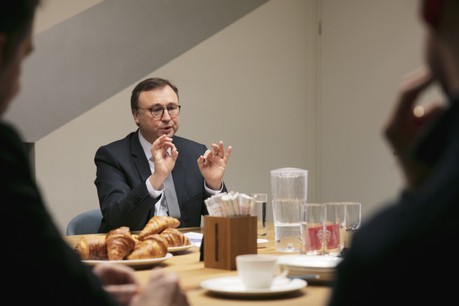 La commission présidée par André Bauler votera le budget 2019 à la mi-avril. (Photo: Jan Hanrion / Maison Moderne)