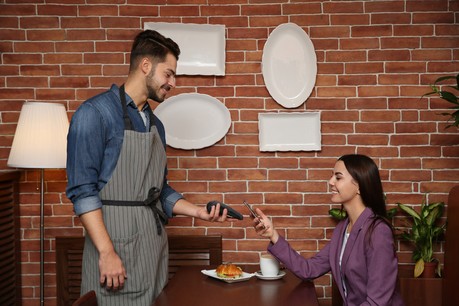 Dans certains secteurs d’activité, les heures supplémentaires sont souvent une réalité. (Photo: Shutterstock)