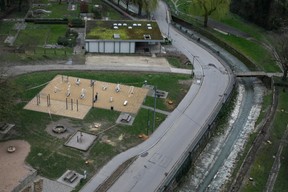 Lieu de rendez-vous des sportifs, endroit prisé par les joggeurs en particulier le week-end, la vallée de la Pétrusse présente un visage inhabituel. ((Photo: Matic Zorman))
