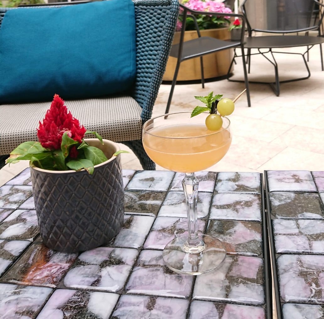 Une coupe fraîche et estivale, «L’Apéro de Suzie» est parfait pour l’afterwork. (Photo: Hôtel Le Place d’Armes)