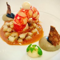 Au restaurant Bareiss, le chef Claus-Peter Lumpp fait découvrir à ses convives la valeur de 3 étoiles au guide Michelin et une note stratosphérique de 19/20 au Gault&Millau. (Hadrien Friob / Maison Moderne)