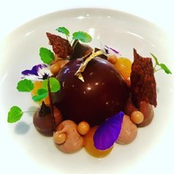 Au restaurant Bareiss, le chef Claus-Peter Lumpp fait découvrir à ses convives la valeur de 3 étoiles au guide Michelin et une note stratosphérique de 19/20 au Gault&Millau. (Hadrien Friob / Maison Moderne)