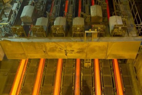 Le format d'ébauche de poutrelle B4 est produit dans le brin à l'extrême gauche. (Photo : Charles Caratini)
