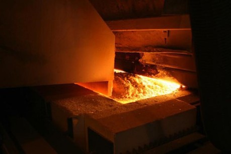 La vétusté des fours avait déjà menacé le site de Dudelange en 2012. (Photo: Guardian)