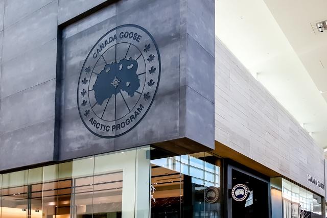Les clients de la boutique Canada Goose de Boston ont pu mettre à l’épreuve les vestes de la marque dans un petit espace réglé à -27 degrés Fahrenheit. (Photo: Shutterstock)