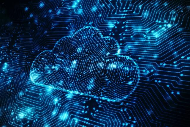 Le cloud computing à destination des professionnels du retail est un marché fortement disputé par les deux géants américains. (Photo: Shutterstock)