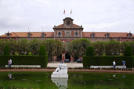 Refusant la tutelle de Madrid, le Parlement de Catalogne a déclaré son indépendance cet après-midi. (Photo: Licence C. C.)