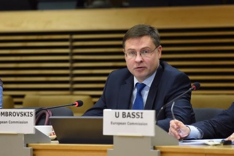 Valdis Dombrovskis limite son ouverture dans le temps, mais sait que les chambres de compensation sont essentielles à l’industrie financière européenne. (Photo: Commission européenne/Services audiovisuels)