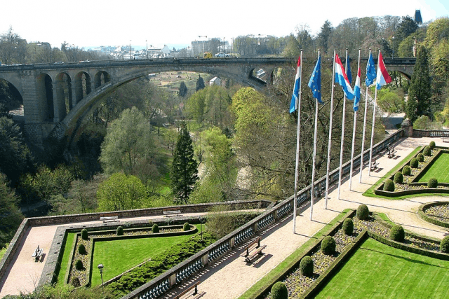 luxembourg_drapeaux_licence_cc.png
