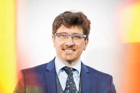 1_gayet_axa.jpg