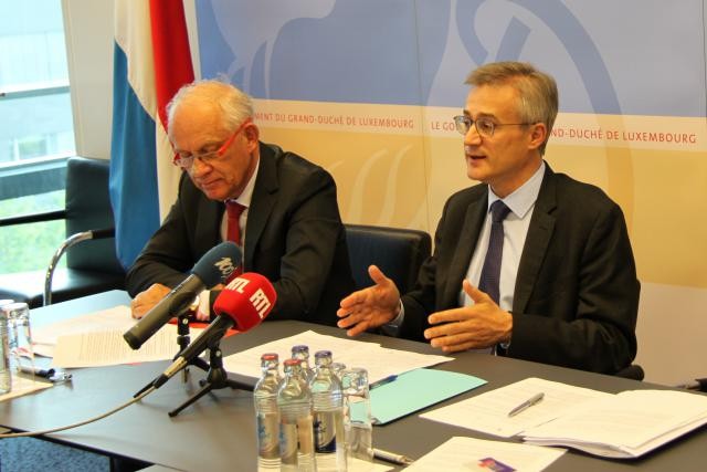 Frank Molitor, président de la Chambre des notaires, et Félix Braz, ministre de la Justice, ont présenté mercredi la réforme du notariat. (Photo: Gouvernement du Grand-Duché de Luxembourg)