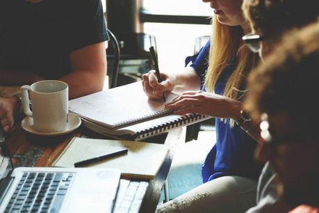 Pour atteindre en 2019 l'objectif de 40% de présence féminine au sein des conseils d'administration dans lesquels l'État est représenté, il faudra encore nommer 115 femmes. (Photo: Licence C.C.)