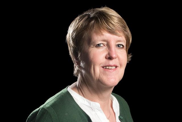 2_900x600_indiv-christine_de_ridder-luxconnect.jpg
