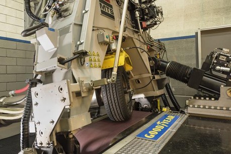 Le nouveau laboratoire permet à Goodyear de vérifier que les critères de performance qu’il s’impose sont atteints dans des conditions spécifiques, mais aussi d’effectuer des tests réglementaires et d’homologation. (Photo: Goodyear)