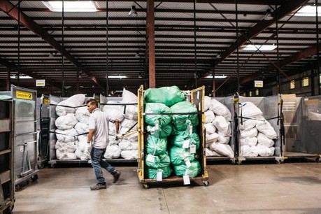 Cinq salariés sont dédiés au développement de Post Logistics. Pour les activités pures de tri, codage, dédouanement ou de préparation pour l’envoi, le groupe fait appel à ses salariés, mais également à des intérimaires en cas de pic d’activité. (Photo: Edouard Olszewski)