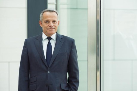 Guy Hoffmann reste convaincu que la clientèle Raiffeisen a besoin du contact avec le personnel. (Photo: Sébastien Goossens)