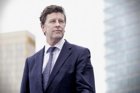 Pour Patrick Browne, il est clair que la consultante a changé d'orientation. (Photo: Luc Deflorenne)