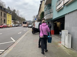 Au 128, rue de Neudorf, le grossiste The Butcher accueillait quelques clients venus l’aider à déstocker sa viande. ((Photo: Paperjam))