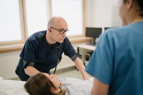 Le pic hospitalier devrait baisser à partir de début mai, estime le Dr Emile Bock. Il restera à définir un plan de sortie de crise en évitant un effet de retour du virus. (Photo: HRS)