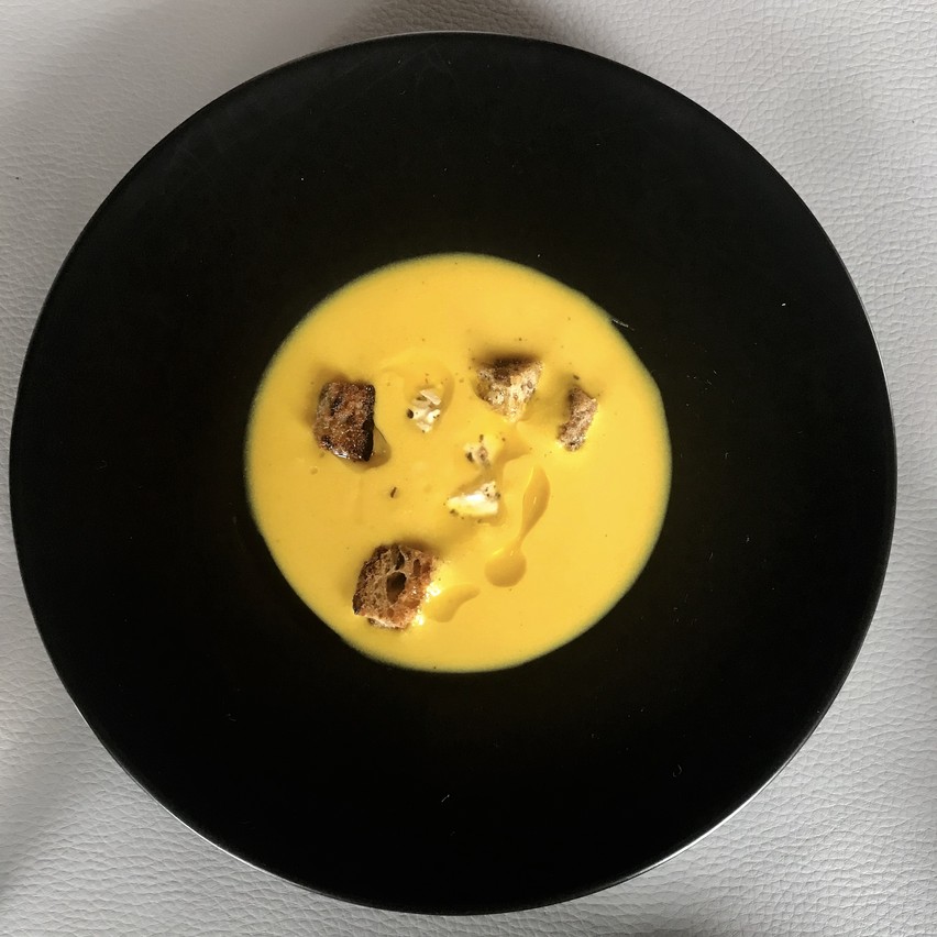 Gaspacho de carottes, une des entrées de la semaine au Privé. (Photo: Maison Moderne)