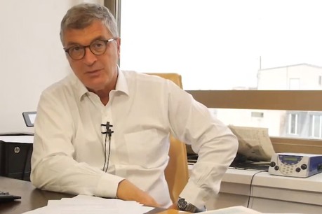 Marc Fiorentino prend quelques jours de vacances bien méritées. Sa revue de presse vidéo sera bientôt de retour. (Photo: Capture d’écran/Youtube)