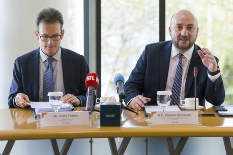Carlo Thelen, directeur général de la Chambre de commerce; Étienne Schneider, vice-Premier ministre, ministre de l’Économie, ministre de la Santé. (Photo: © SIP / Jean-Christophe Verhaegen)